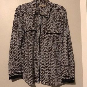 NWOT - black, white and grey patterned blouse!